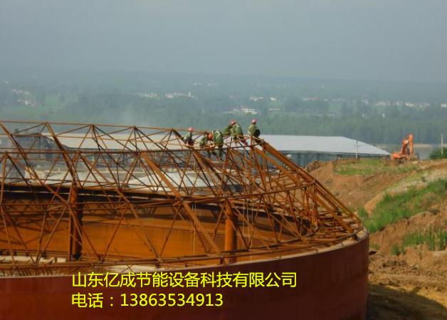 大型鋼板庫施工現(xiàn)場(chǎng)：網(wǎng)架頂施工